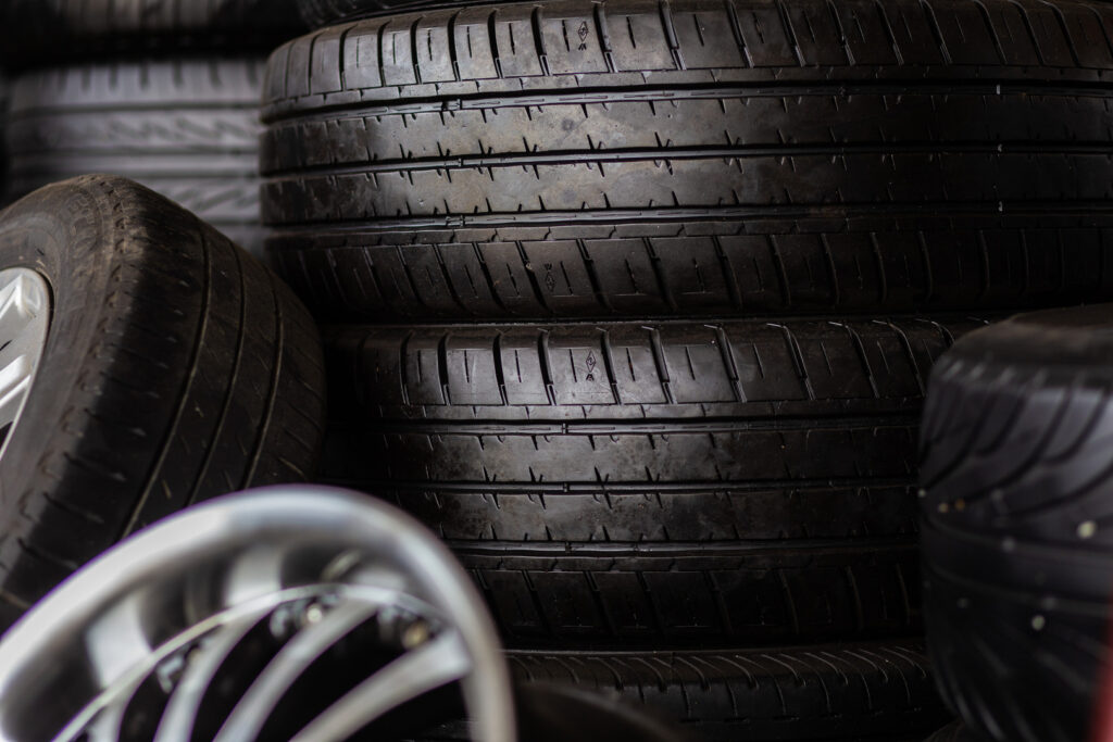 Nesprávne skladovanie pneumatík môže spôsobiť ich znehodnotenie